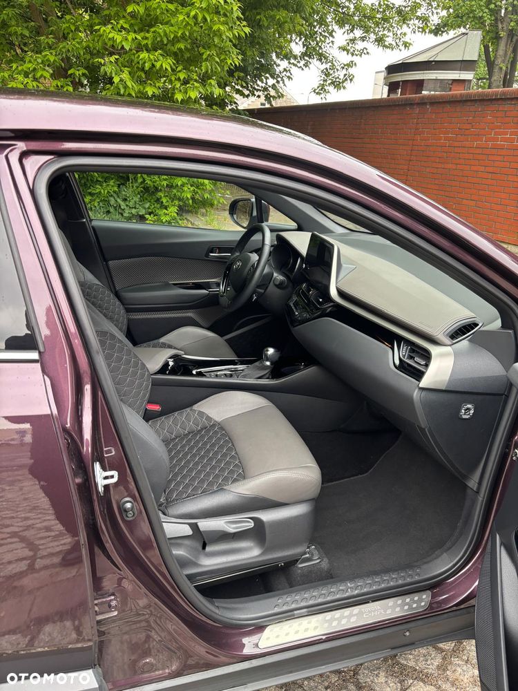 Toyota C-HR 1.8 Hybrid GPF Executive - 10