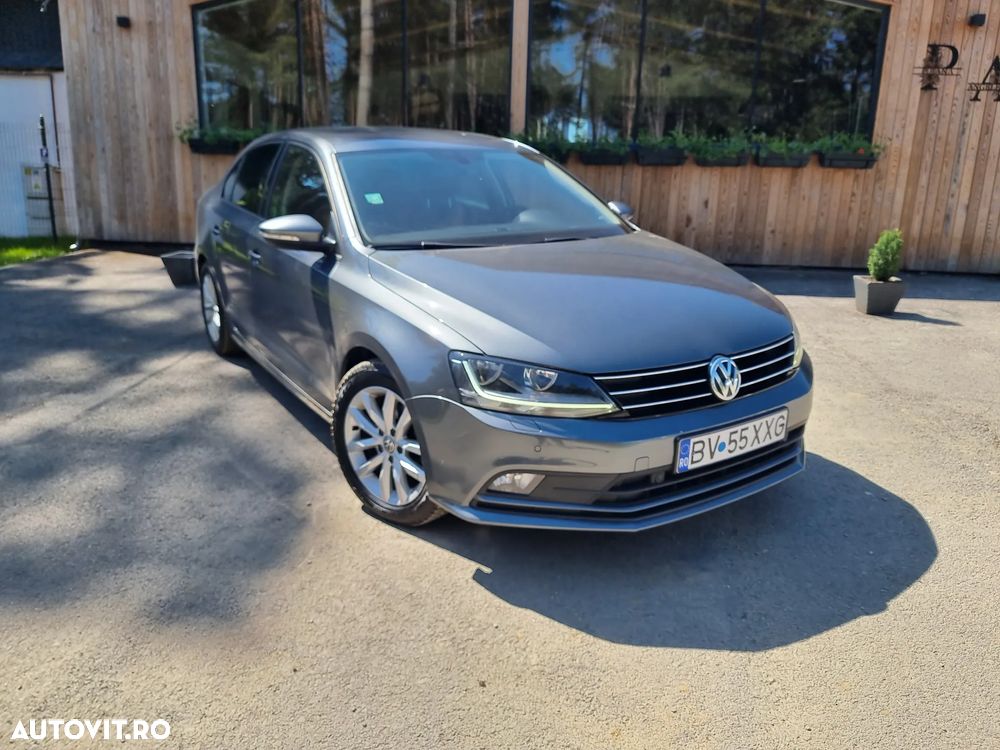 Volkswagen Jetta 2.0 TDI Highline - 1