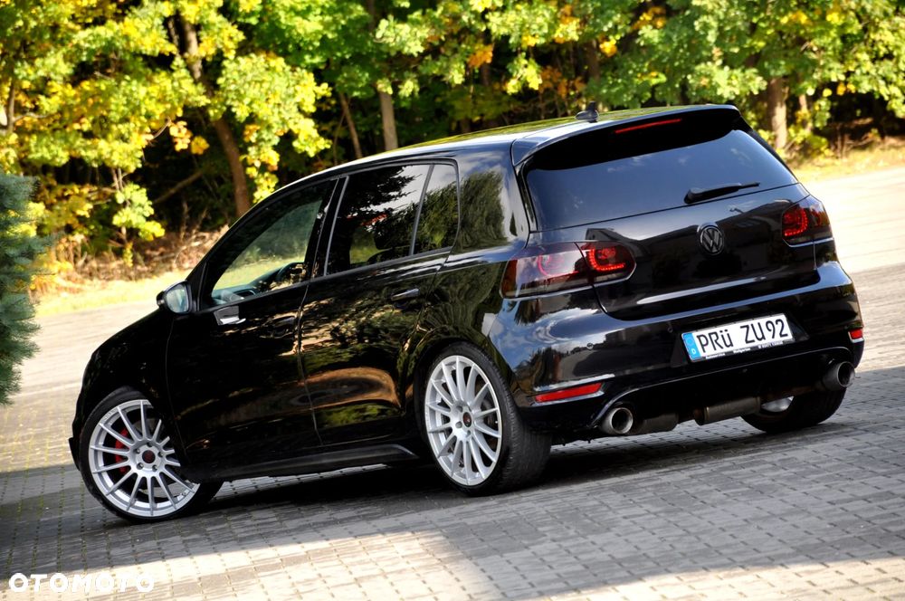 Volkswagen Golf 2.0 GTI DSG - 18