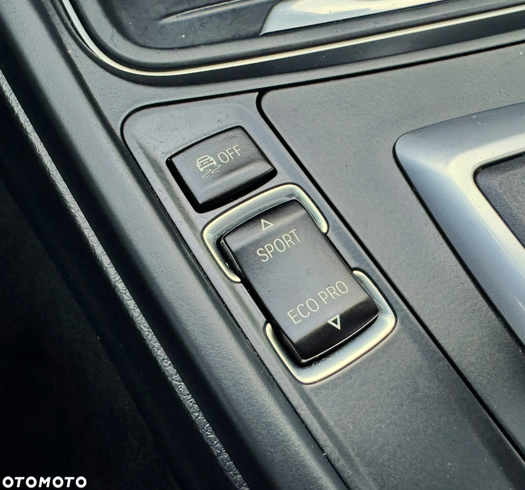 BMW Seria 3 320i Touring xDrive - 28