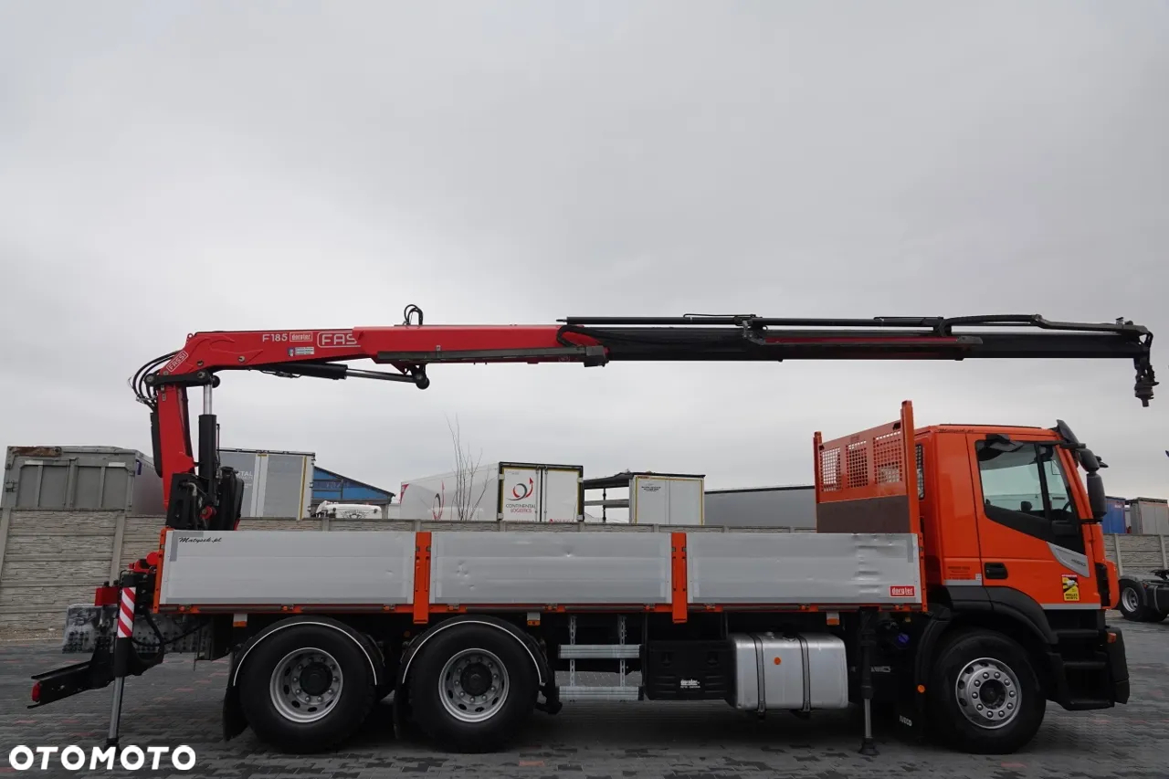 Iveco 420 / 6x2 / SKRZYNIOWY- 6,5 M / HDS FASSI 185 - 10,4 M / E6 / OŚ PODNOSZONA - 5