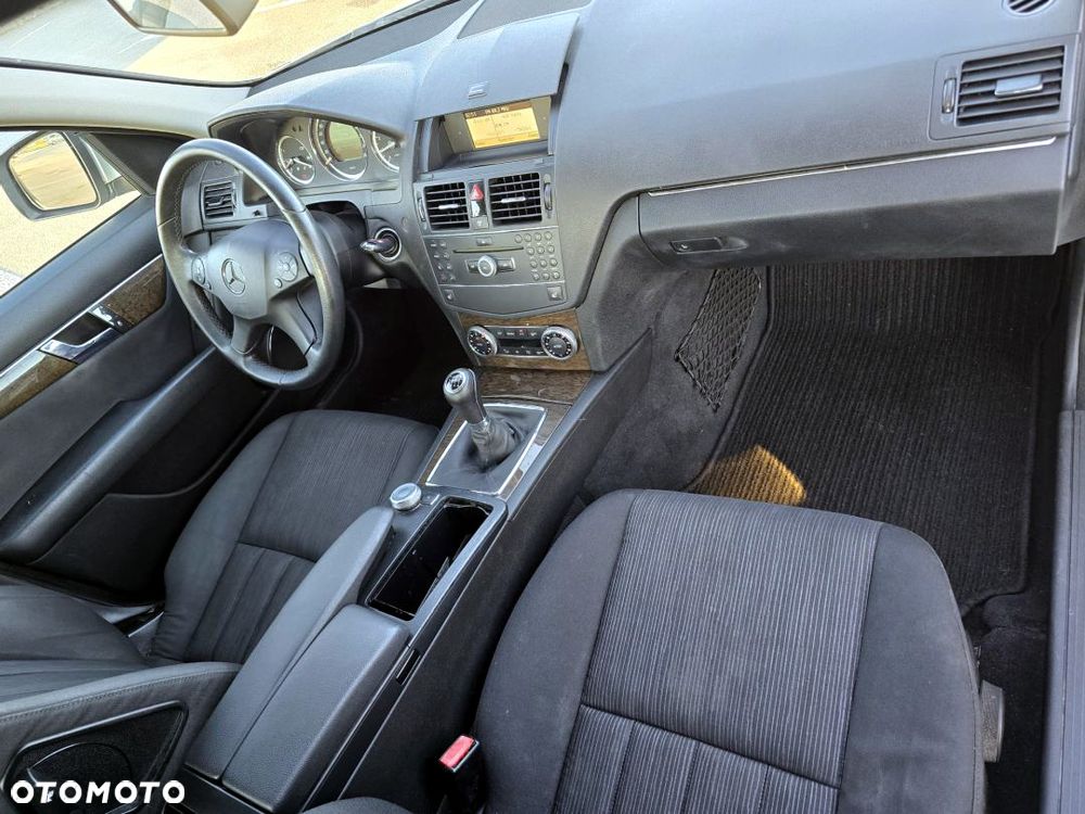 Mercedes-Benz Klasa C 180 Kompressor Avantgarde - 25