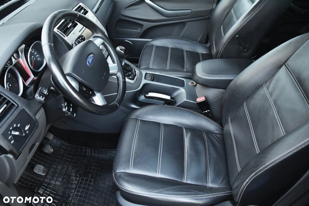 Ford Kuga 2.5 4x4 Titanium - 8