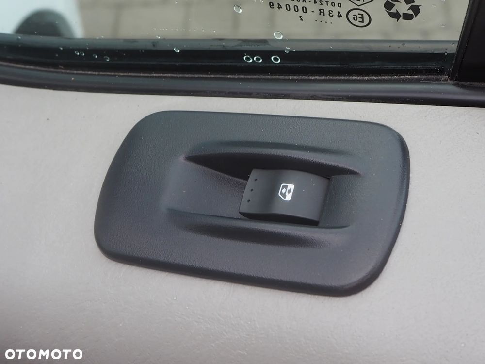 Nissan Primastar - 11