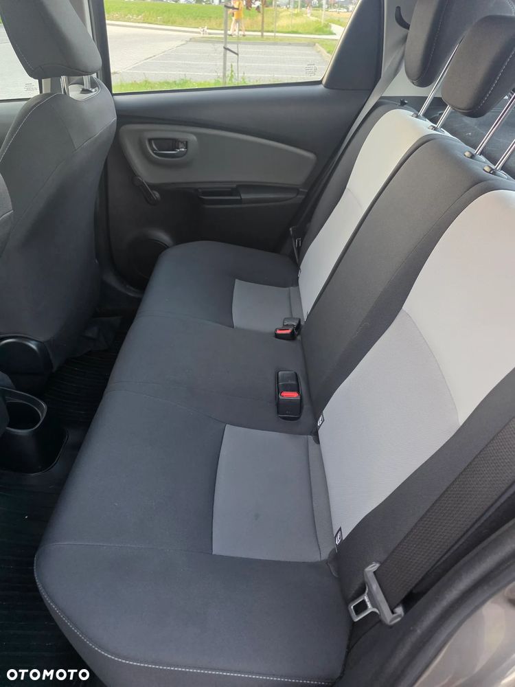 Toyota Yaris 1.5 Premium - 8