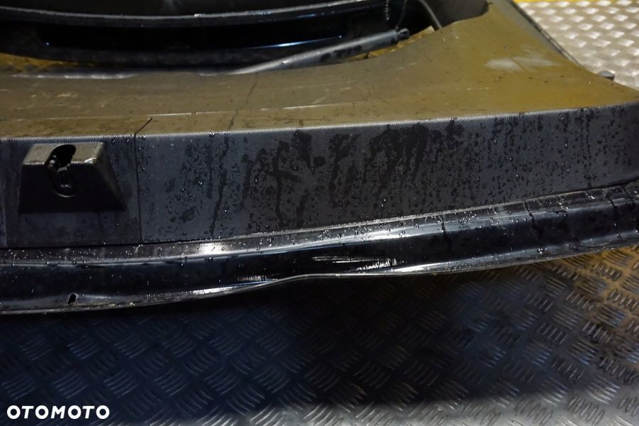 GMC YUKON 2015 - 2020 Klapa Tylna Bagażnika Spoiler Tył USA - 14