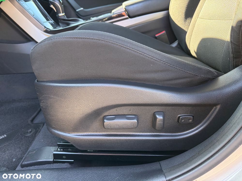 Hyundai i40 Kombi 1.7 CRDi DCT Trend - 12