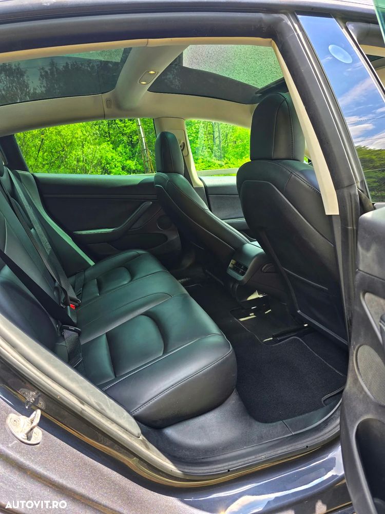 Tesla Model 3 Long Range - 8