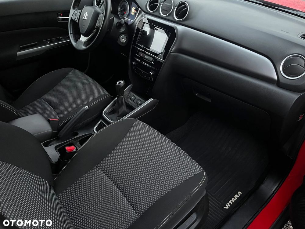 Suzuki Vitara 1.0 Boosterjet Premium 2WD - 9