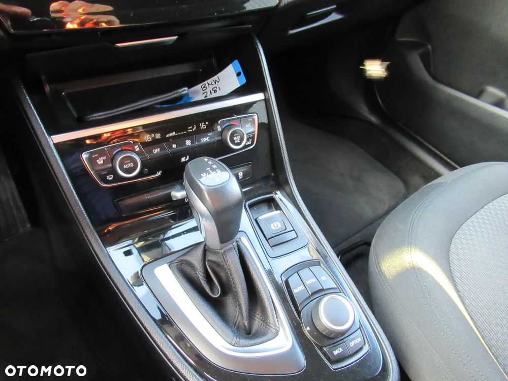 BMW Seria 2 218i - 10