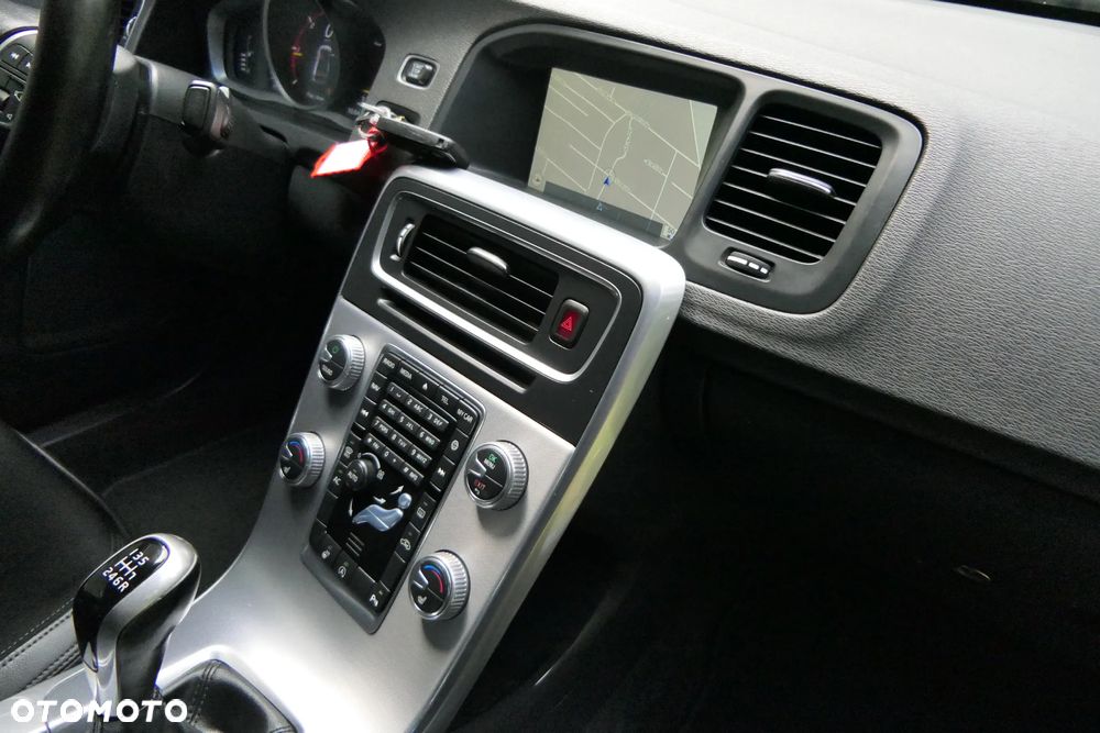 Volvo S60 D3 Drive-E Momentum - 25