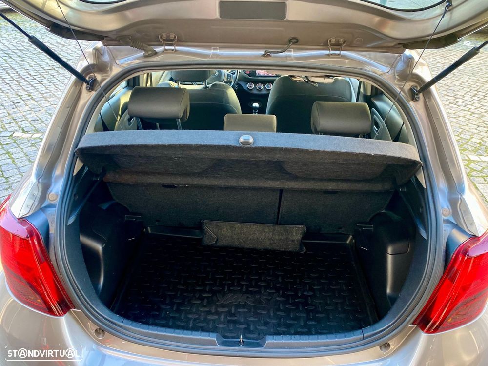 Toyota Yaris 1.4 D-4D Comfort - 29