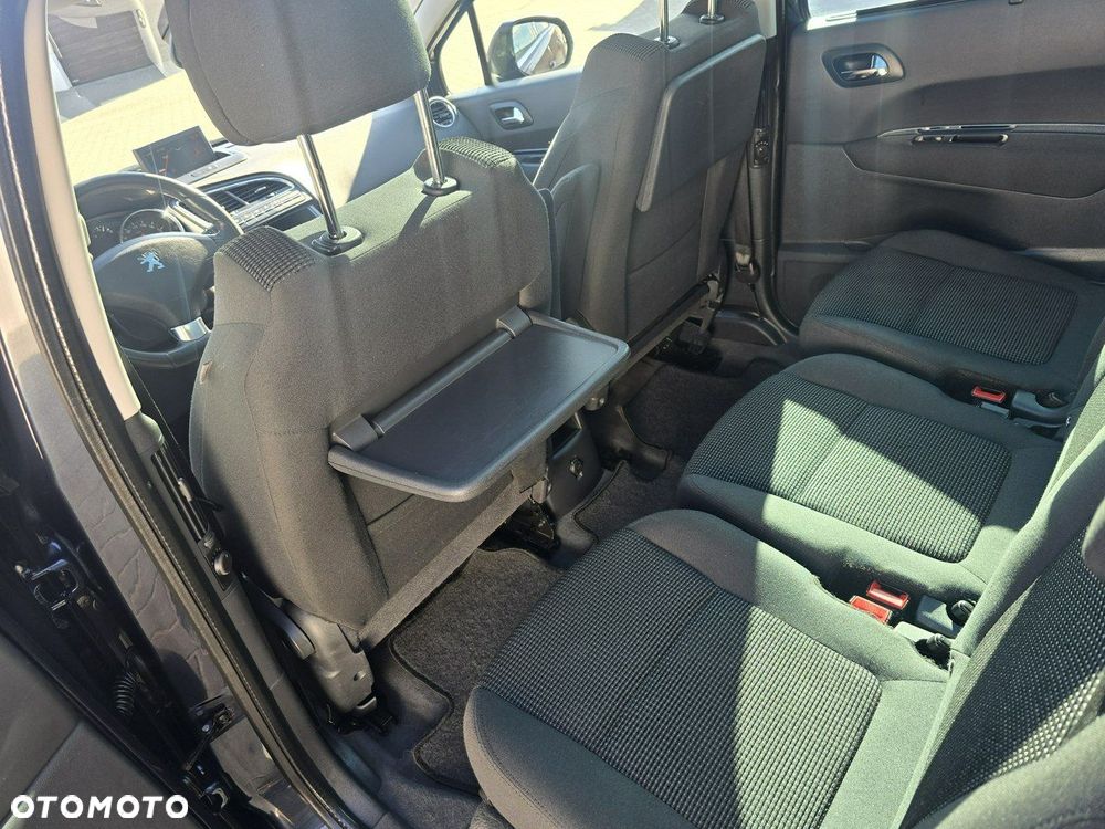 Peugeot 5008 - 24