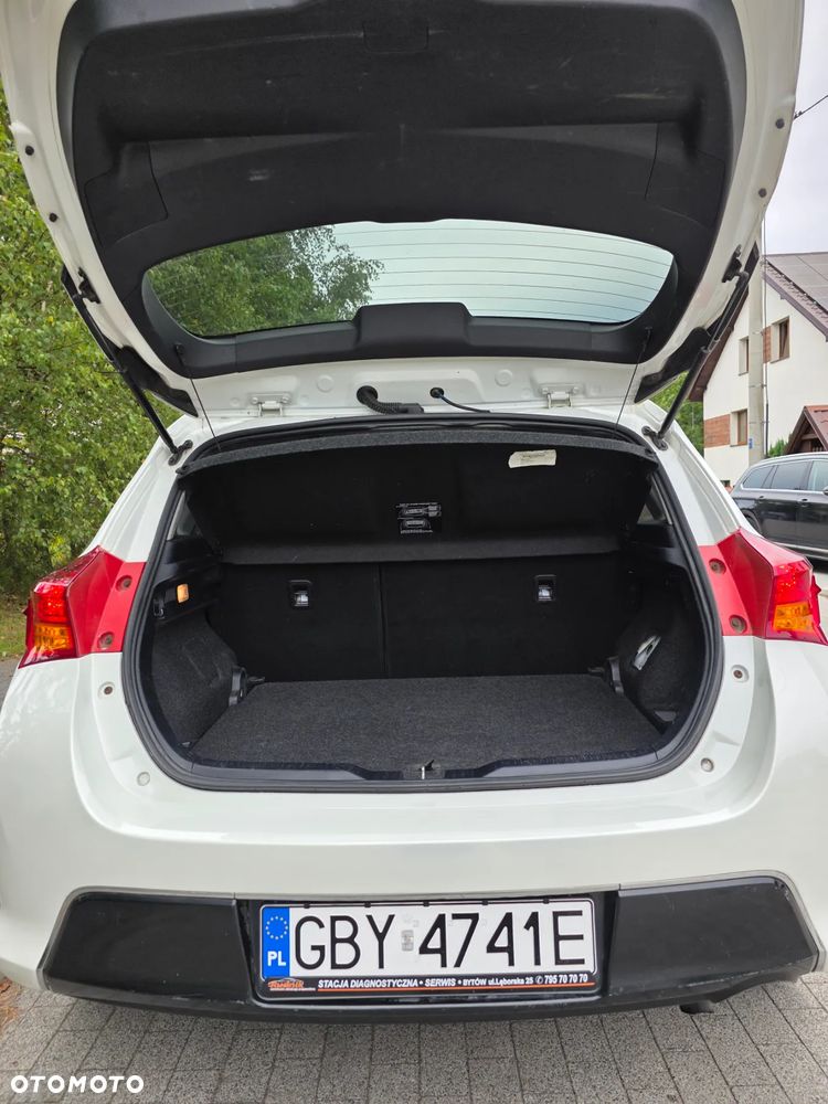 Toyota Auris 1.8 HSD Luna - 22