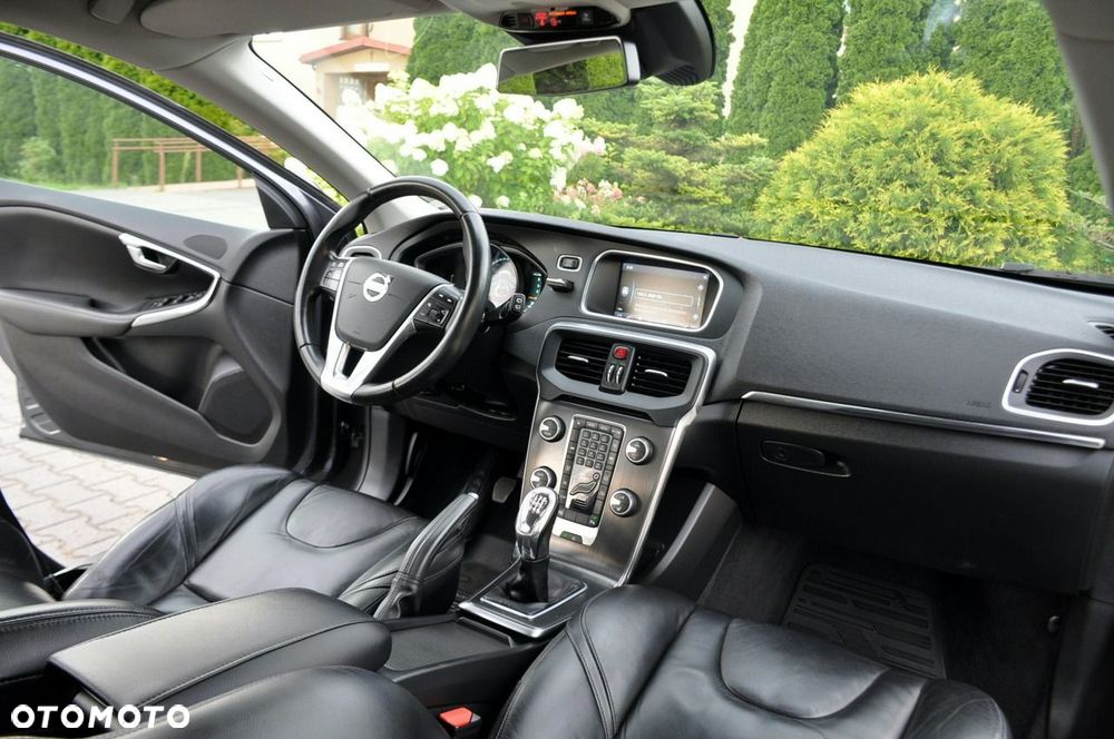 Volvo V40 - 25