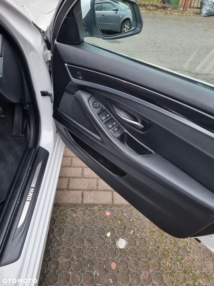 BMW Seria 5 520d - 14