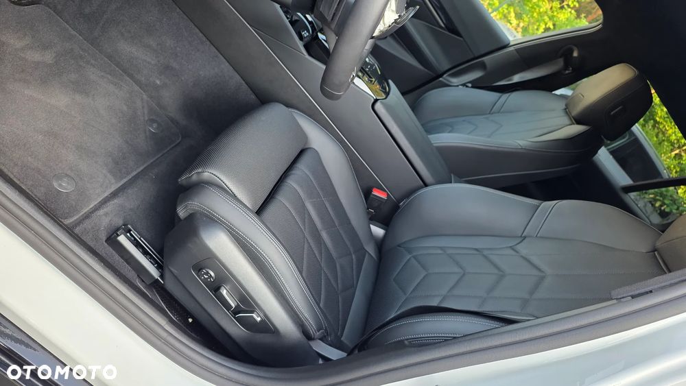 BMW Seria 5 520i mHEV M Sport - 22