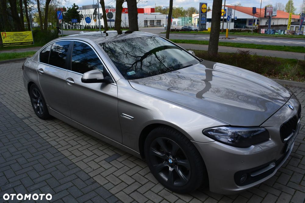 BMW Seria 5 528i xDrive Luxury Line - 36