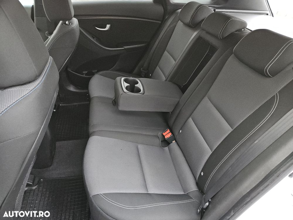 Hyundai i30 1.6 CRDI Premium - 23