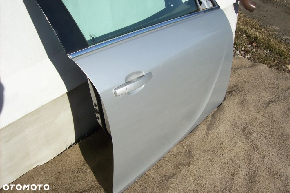 DRZWI PRZEDNIE PRAWE OPEL INSIGNIA A Z 176 - 2