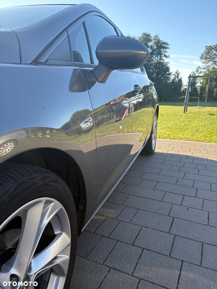 Opel Astra V 1.2 T GS Line S&S - 11