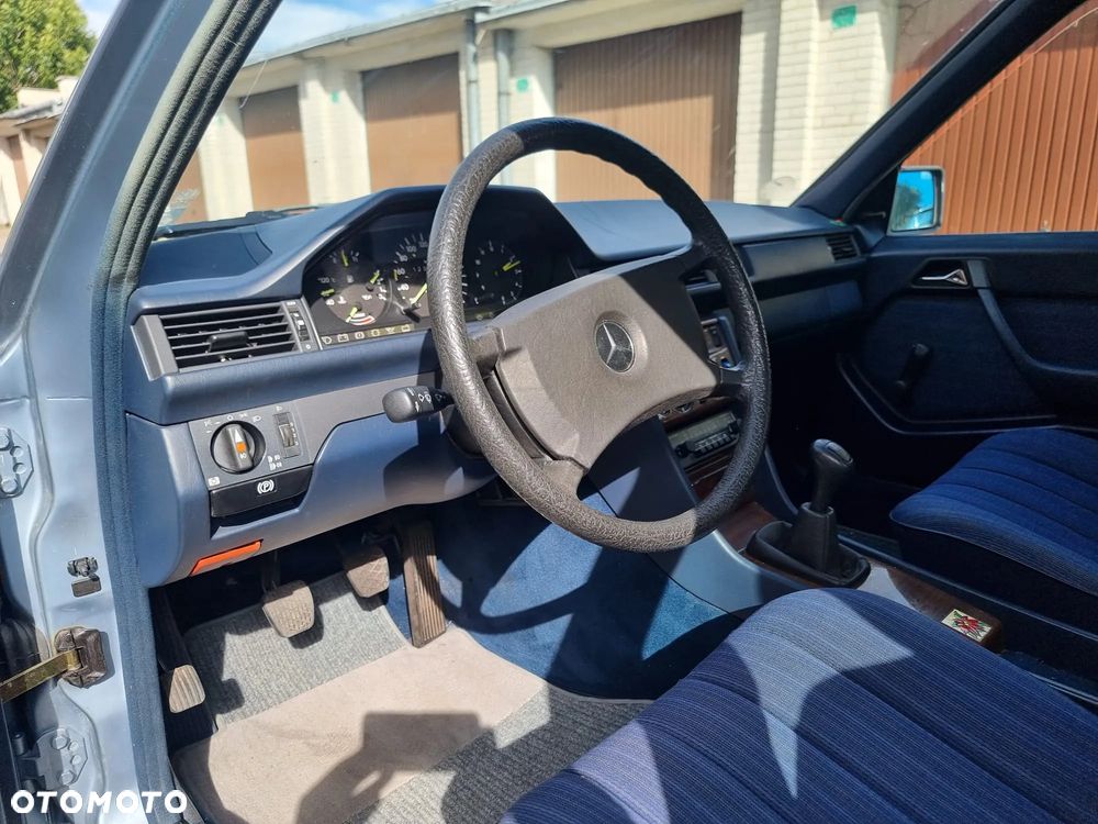 Mercedes-Benz W124 (1984-1993) - 10
