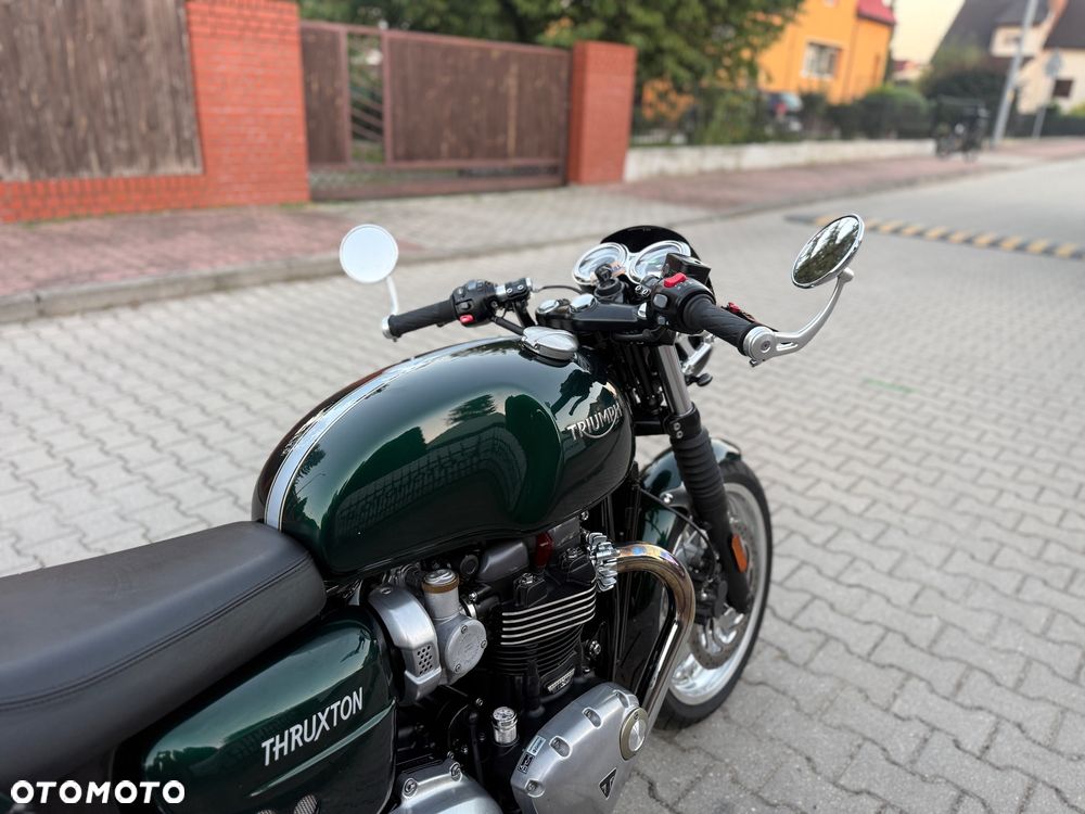 Triumph Thruxton - 12