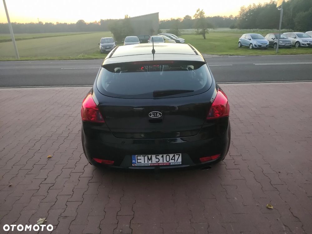 Kia ProCeed - 13