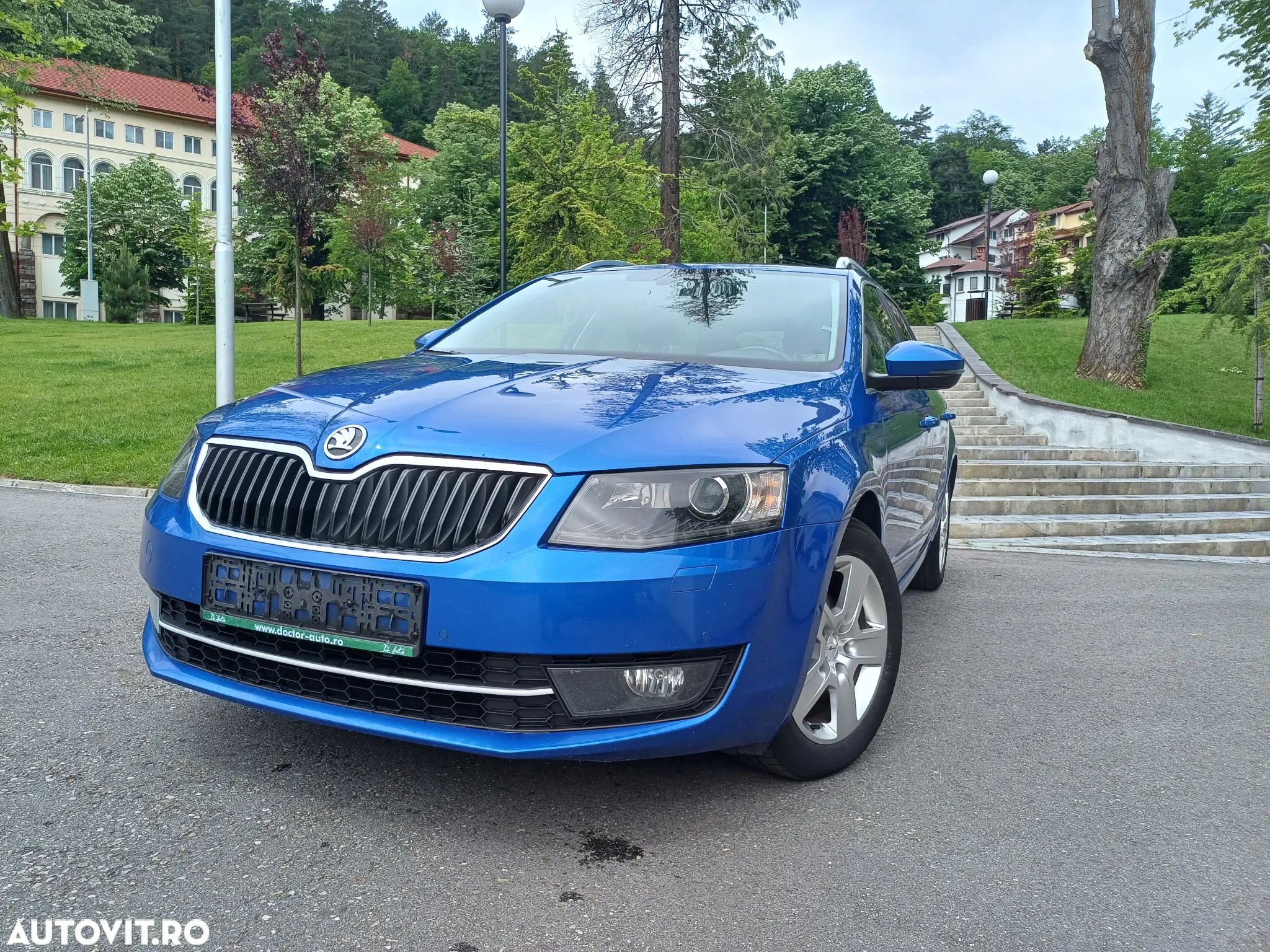 Skoda Octavia Combi Diesel 2.0 TDI Style - 1