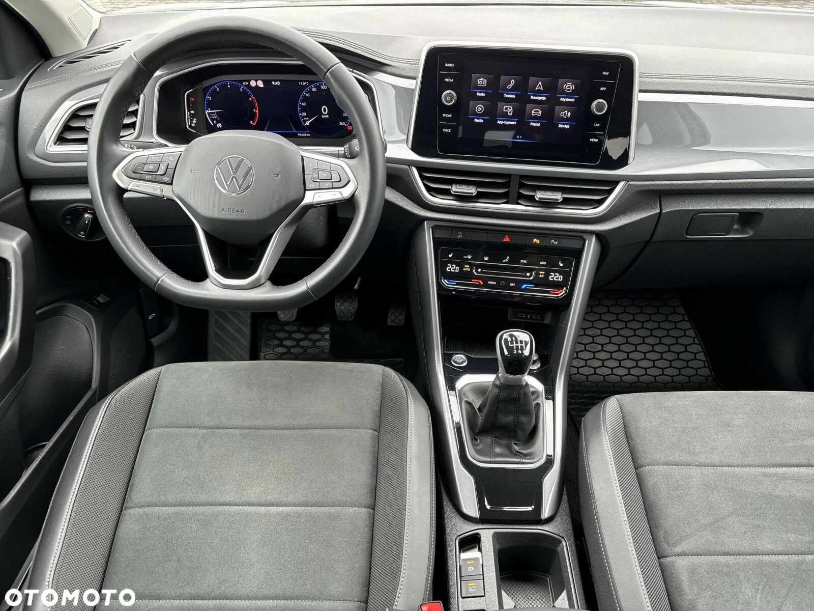 Volkswagen T-Roc - 16