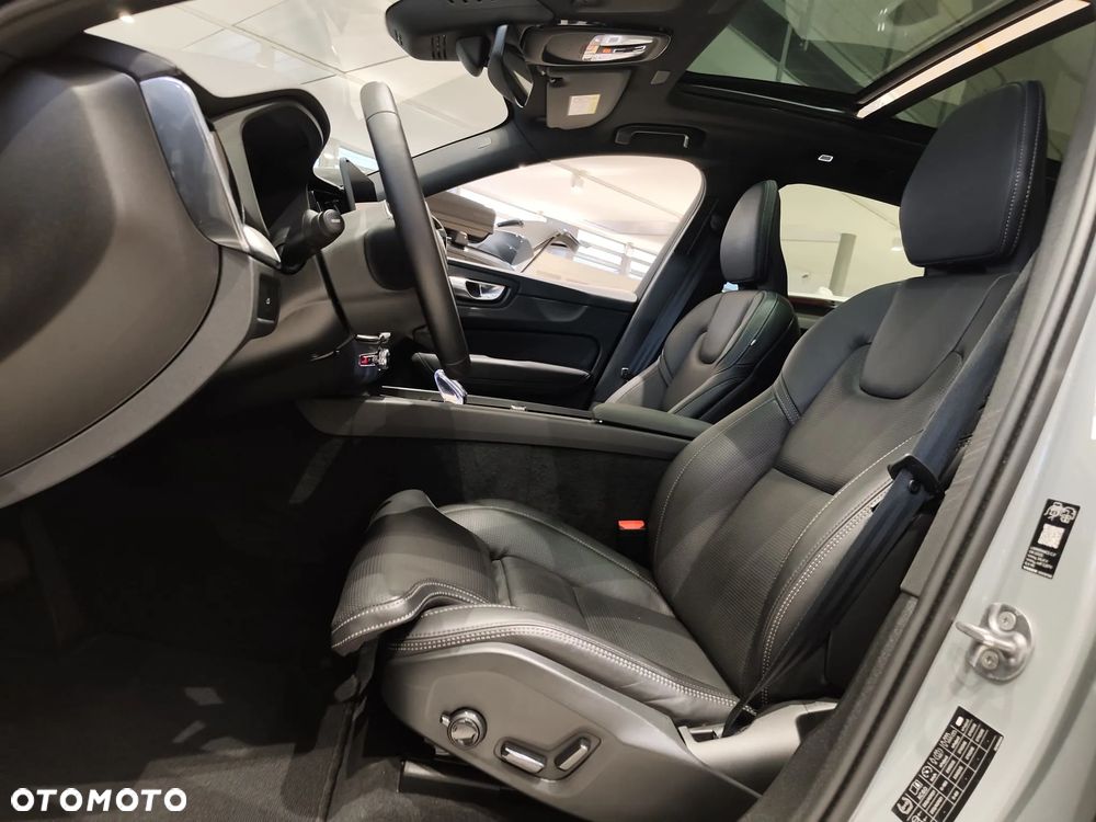 Volvo XC 60 B5 B AWD Ultimate Black Edition - 29