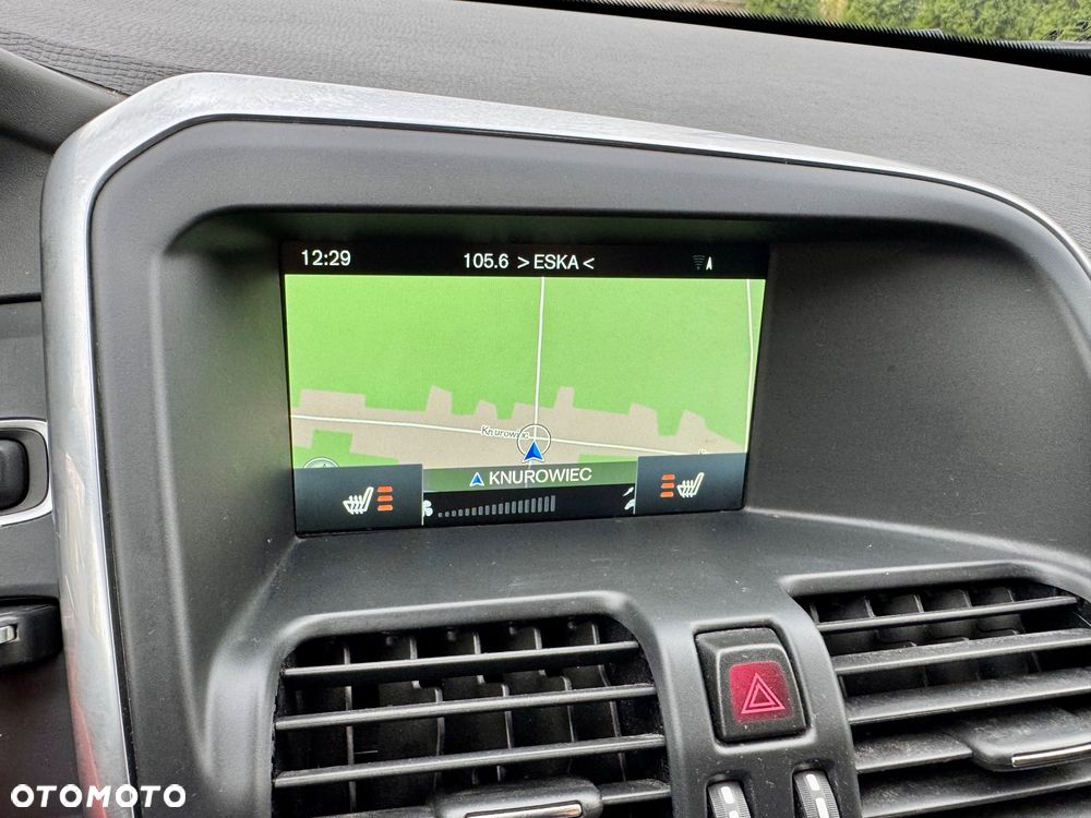 Volvo XC 60 D4 Momentum - 28