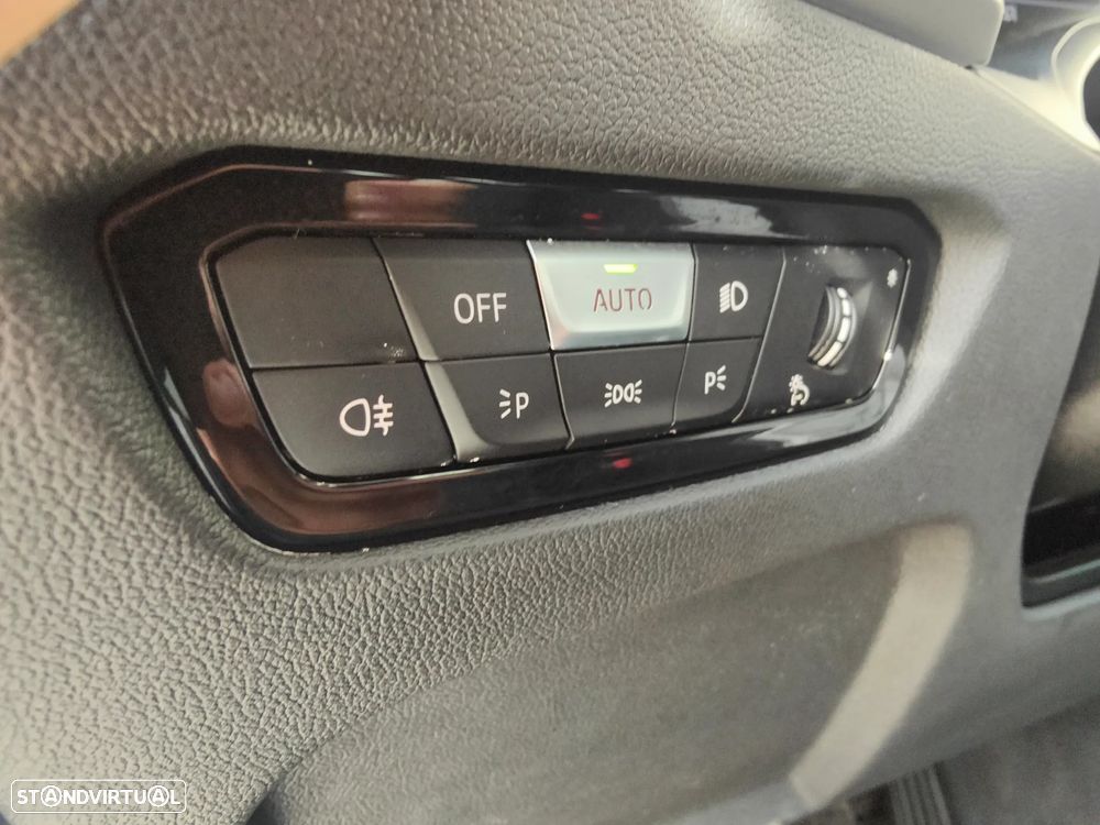 BMW 318 d Touring Auto - 22