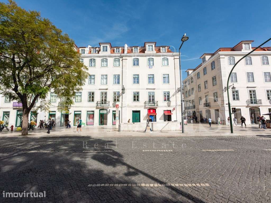 Apartamento T2 recuperado com elevador na histórica Baixa de Lisboa. - Grande imagem: 2/30