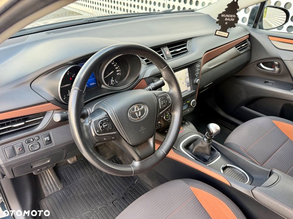 Toyota Avensis 1.8 Business Edition - 15