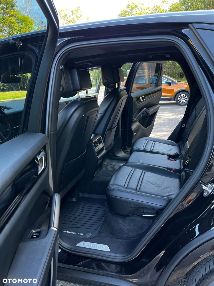 Porsche Cayenne - 15
