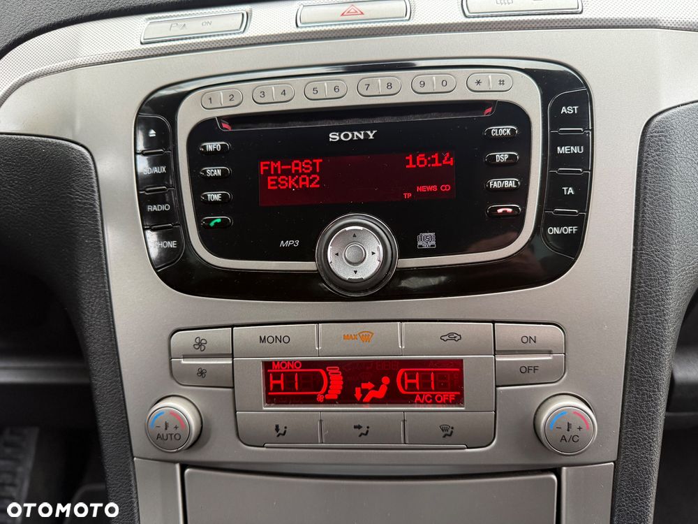 Ford Galaxy 2.0 TDCi Titanium - 17