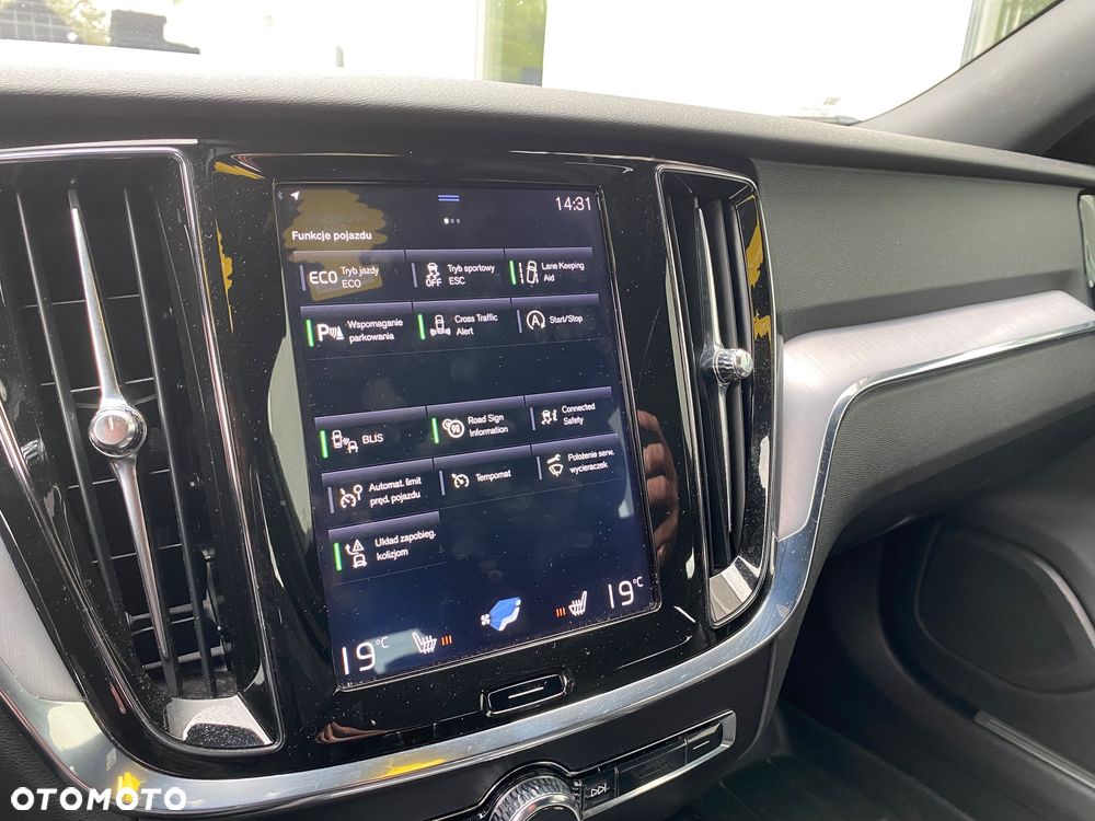 Volvo V60 D4 Geartronic Summum - 28