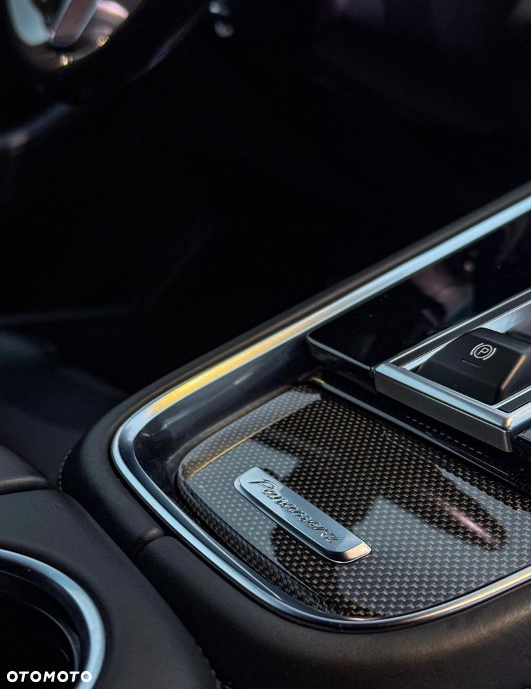 Porsche Panamera - 16