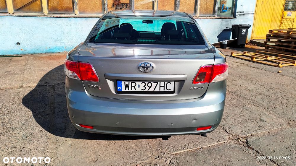 Toyota Avensis 1.6 Sol - 11
