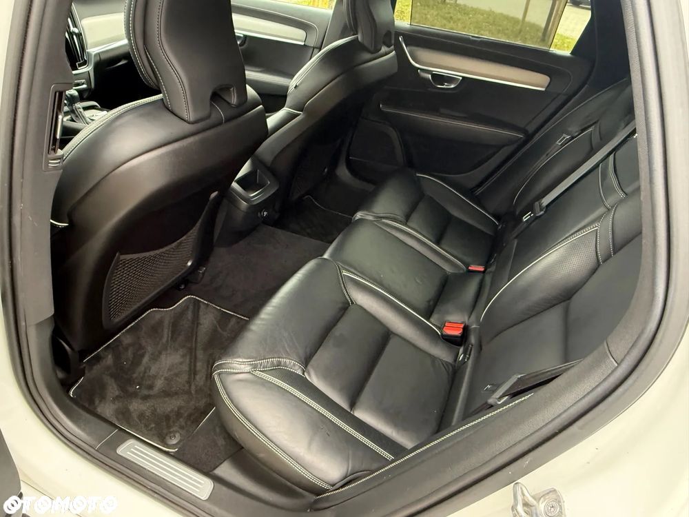Volvo V90 T4 R-Design - 12