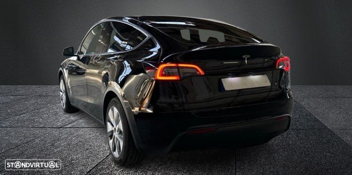 Tesla Model Y Standard - 3