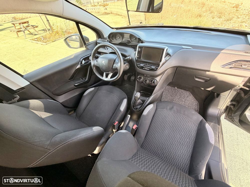 Peugeot 208 1.2 PureTech Style - 20