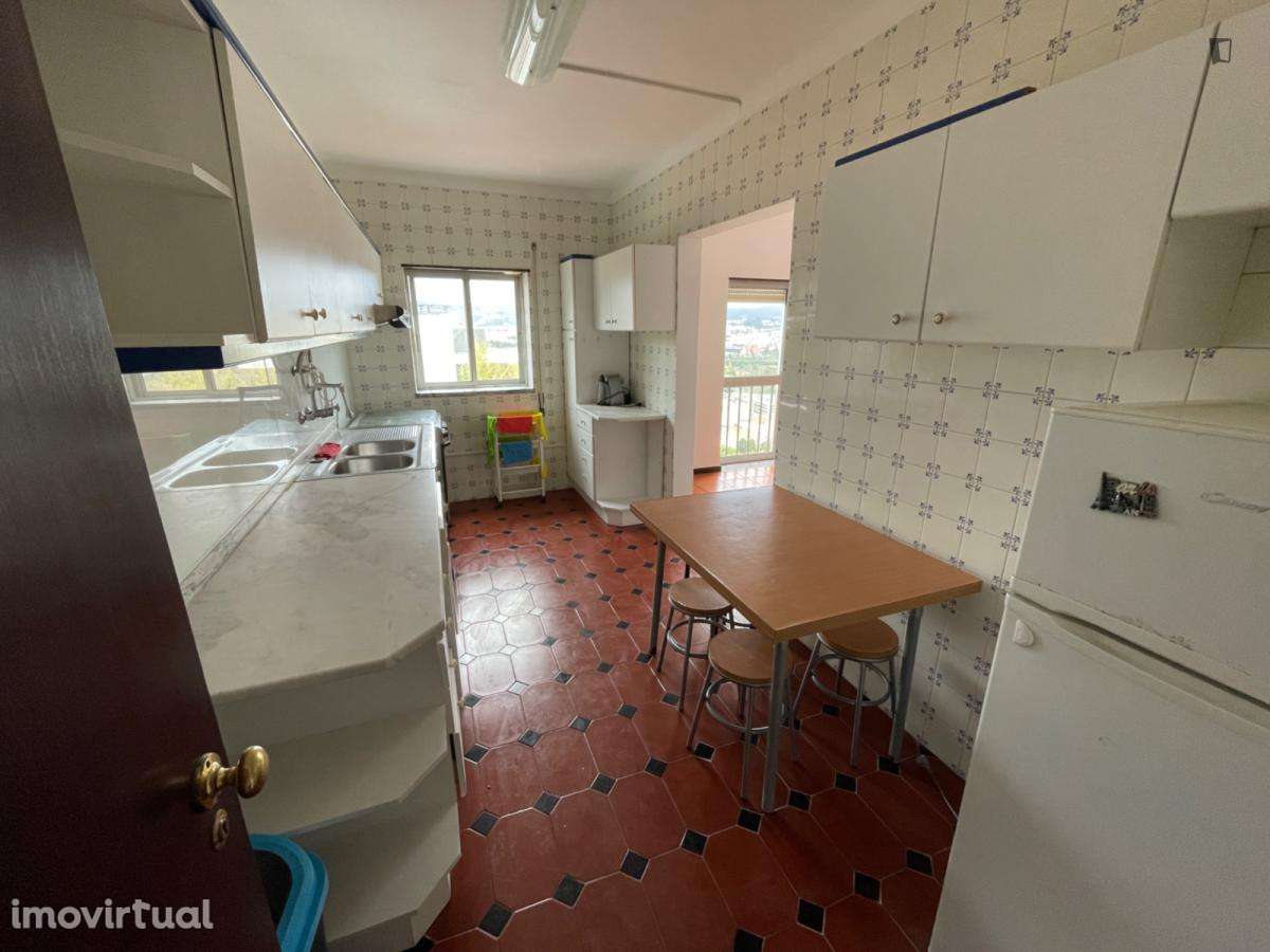 Quarto - localizado em Alta de Santa Clara Coimbra - Grande imagem: 4/12