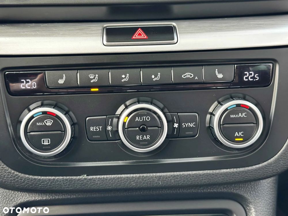 Volkswagen Sharan 2.0 TDI DSG BlueMotion Technology Comfortline - 32