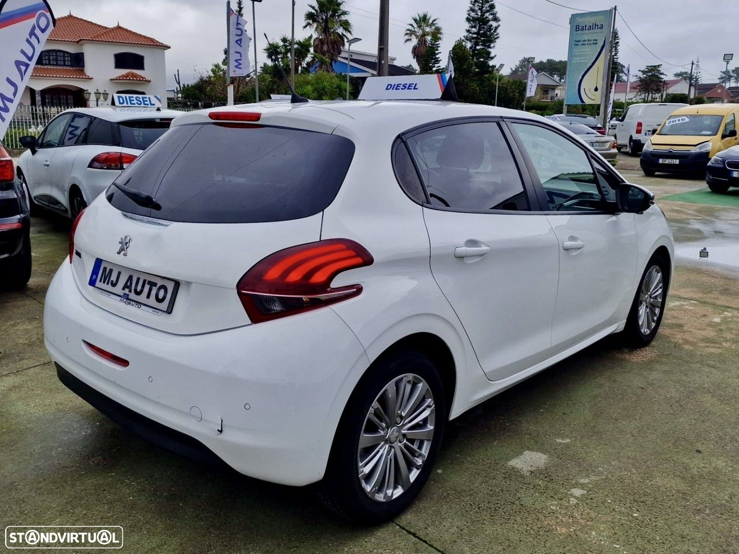 Peugeot 208 1.5 BlueHDi Signature - 9