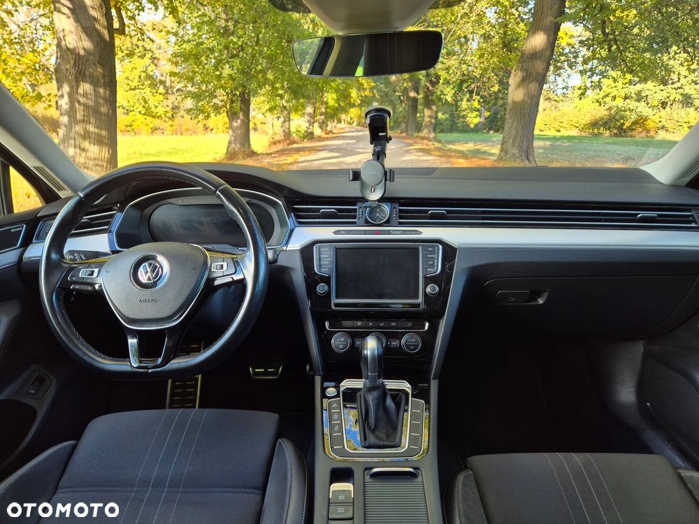 Volkswagen Passat 2.0 TDI Bi-Turbo BMT 4Mot Highline DSG - 11