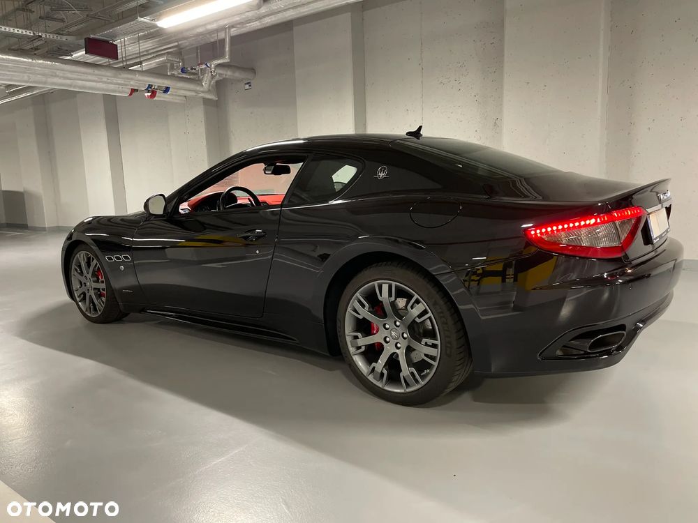 Maserati GranTurismo S Automat - 16