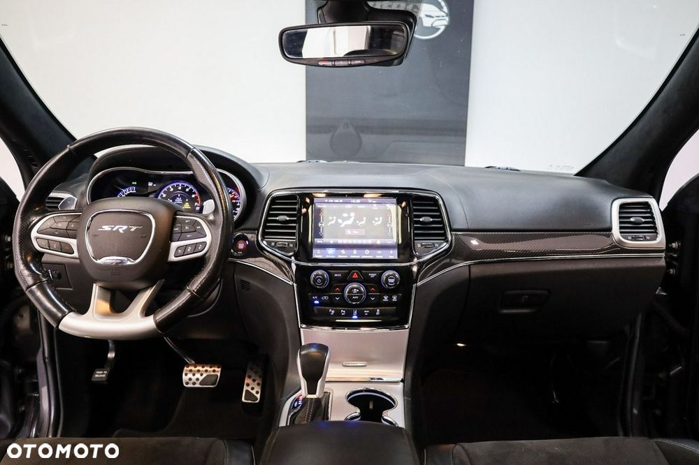 Jeep Grand Cherokee - 16
