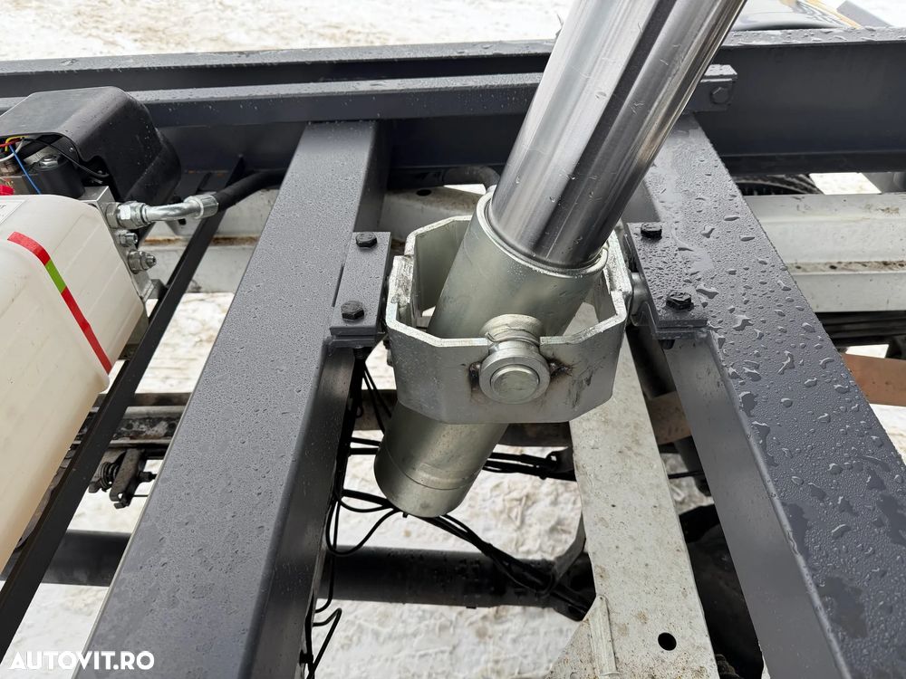 Mercedes-Benz SPRINTER 519 - 19